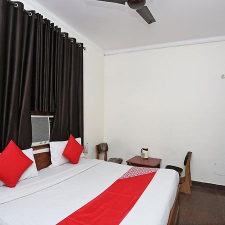Oyo 8188 Vardhmaan Inn Delhi  Ngoại thất bức ảnh