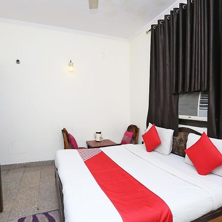 Oyo 8188 Vardhmaan Inn Delhi  Ngoại thất bức ảnh