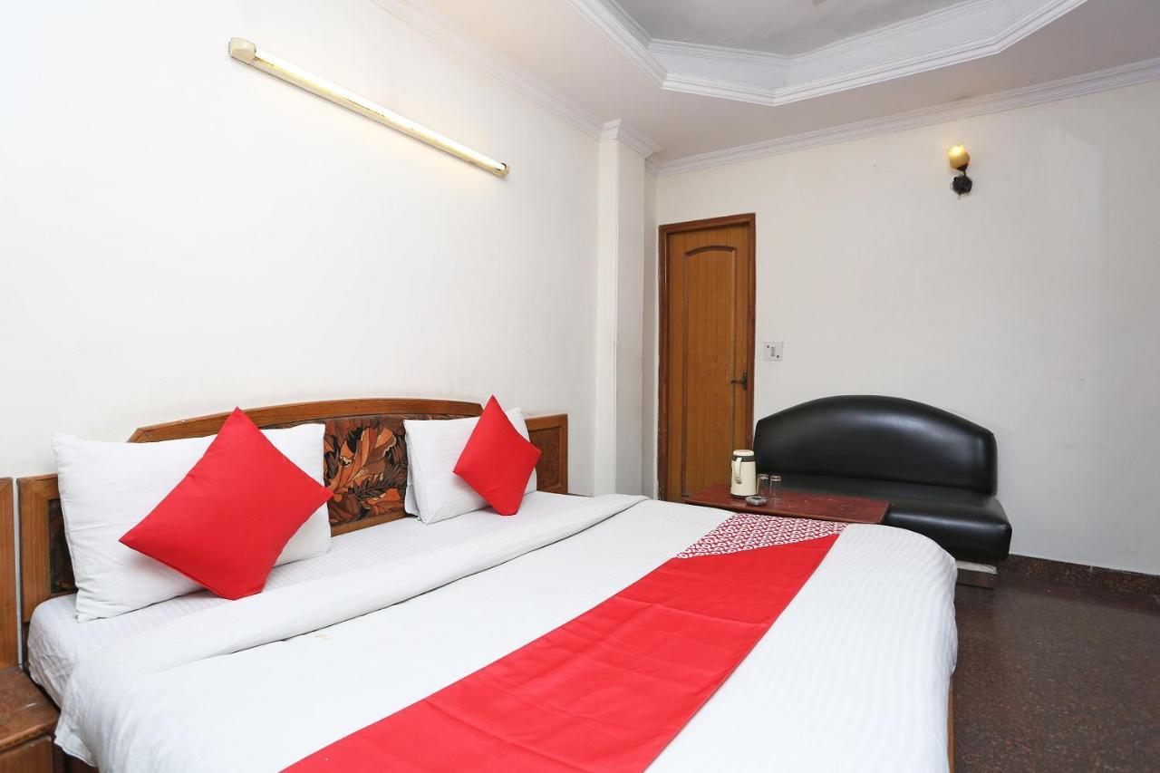 Oyo 8188 Vardhmaan Inn Delhi  Ngoại thất bức ảnh