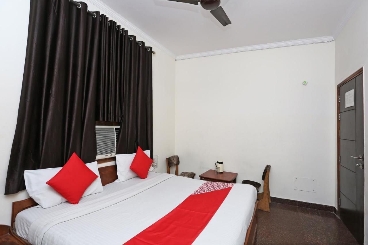 Oyo 8188 Vardhmaan Inn Delhi  Ngoại thất bức ảnh