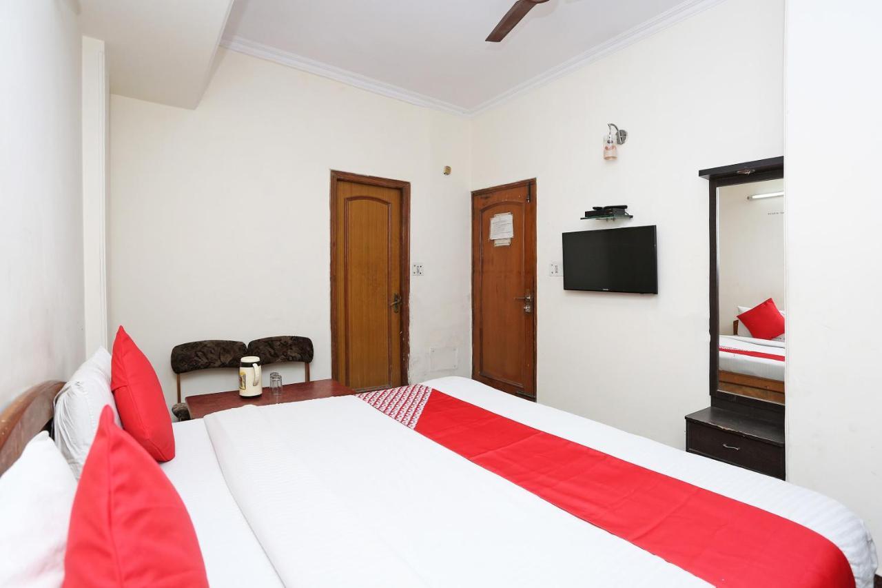 Oyo 8188 Vardhmaan Inn Delhi  Ngoại thất bức ảnh