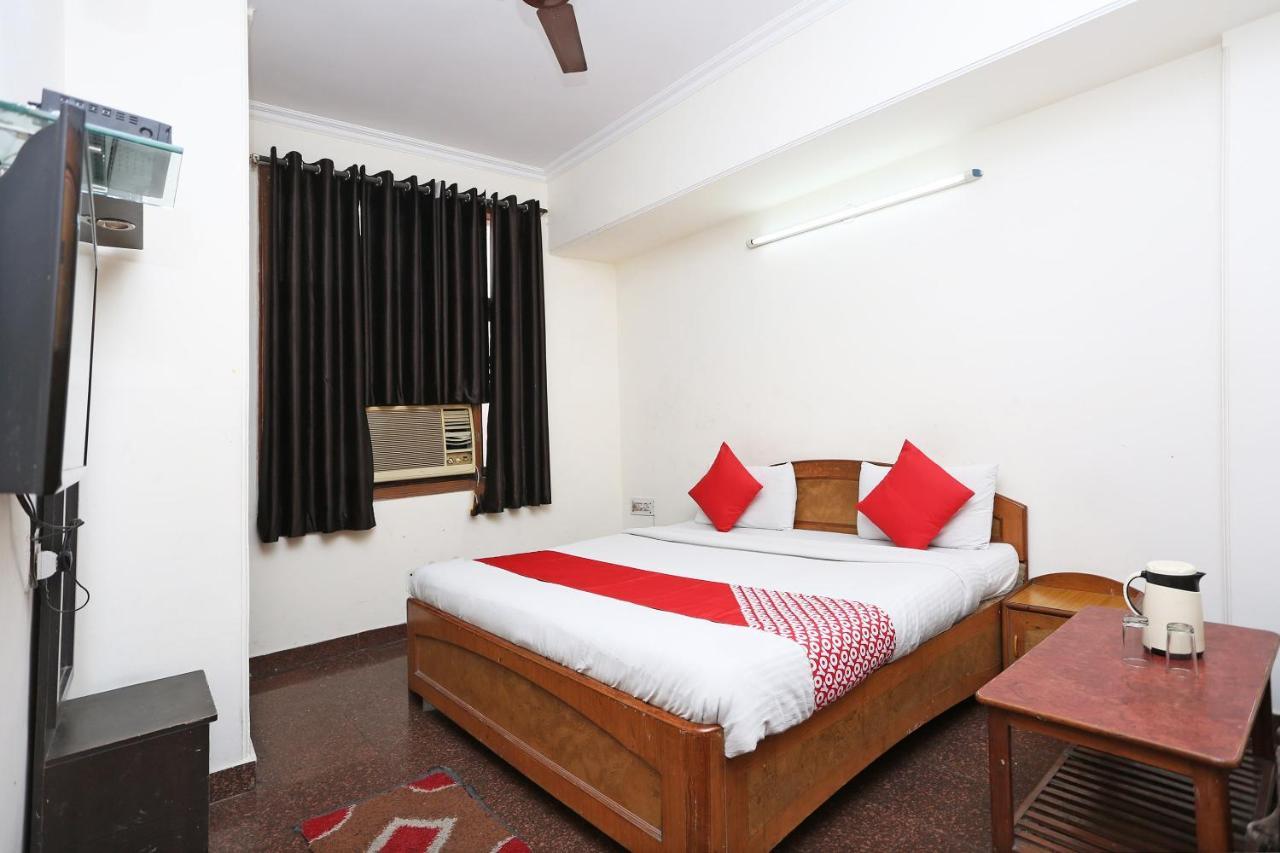 Oyo 8188 Vardhmaan Inn Delhi  Ngoại thất bức ảnh