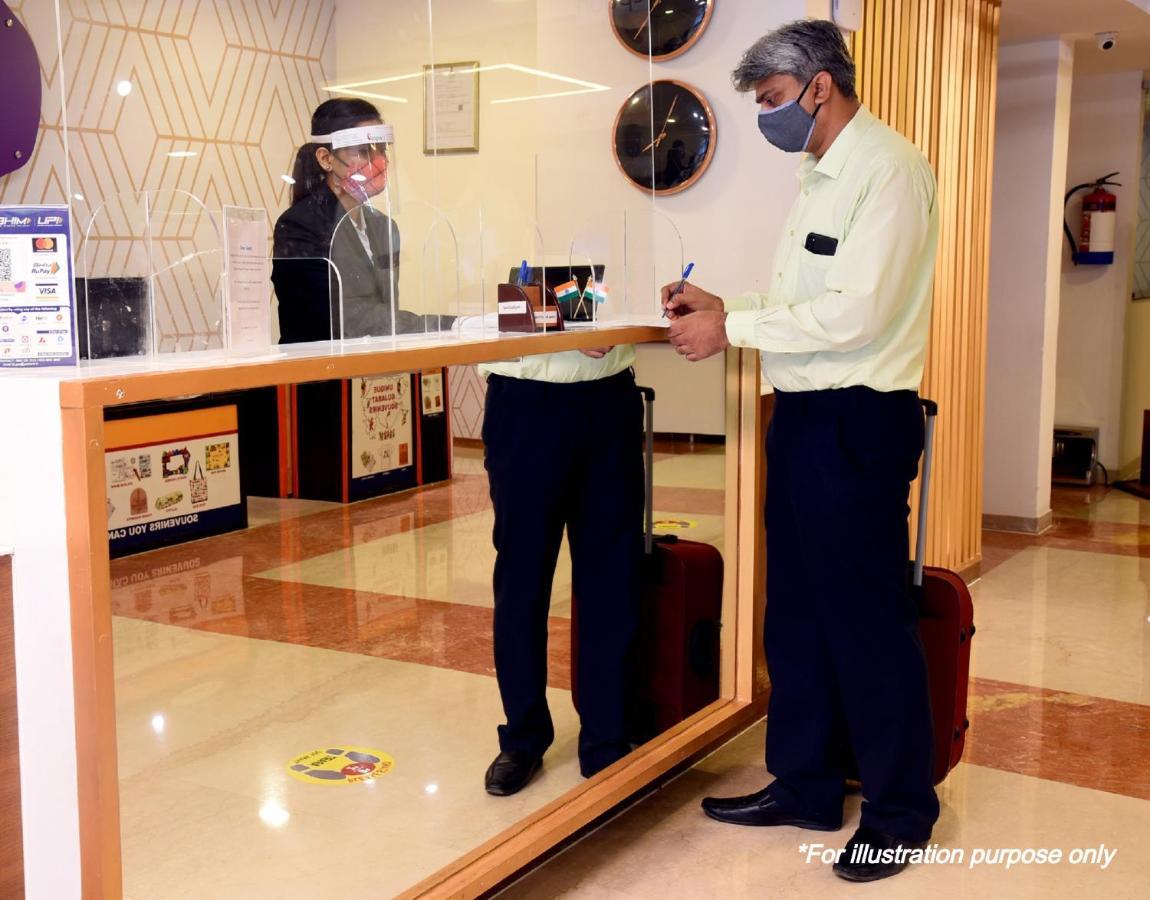 Oyo 8188 Vardhmaan Inn Delhi  Ngoại thất bức ảnh